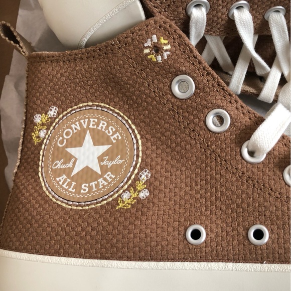 Chuck Taylor All Star Lugged Platform 2.0 Autumn Floral Embroidery - Picture 2 of 9